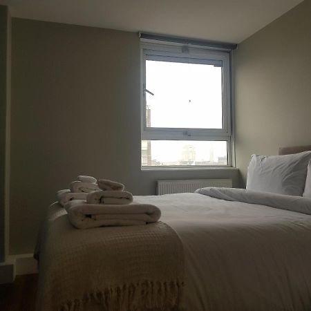Beautiful 3-Bedroom Flat With Stunning Views Лондон Екстериор снимка
