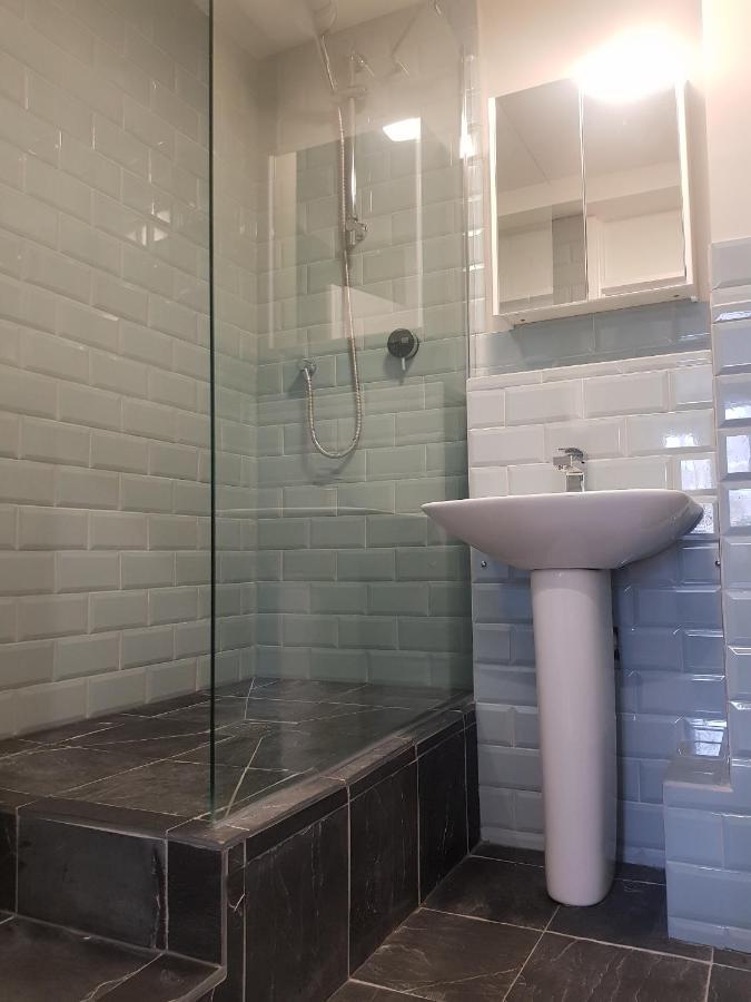 Beautiful 3-Bedroom Flat With Stunning Views Лондон Екстериор снимка