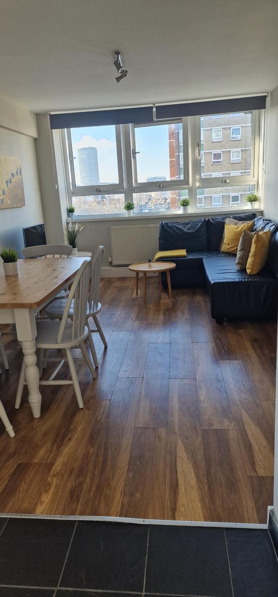 Beautiful 3-Bedroom Flat With Stunning Views Лондон Екстериор снимка